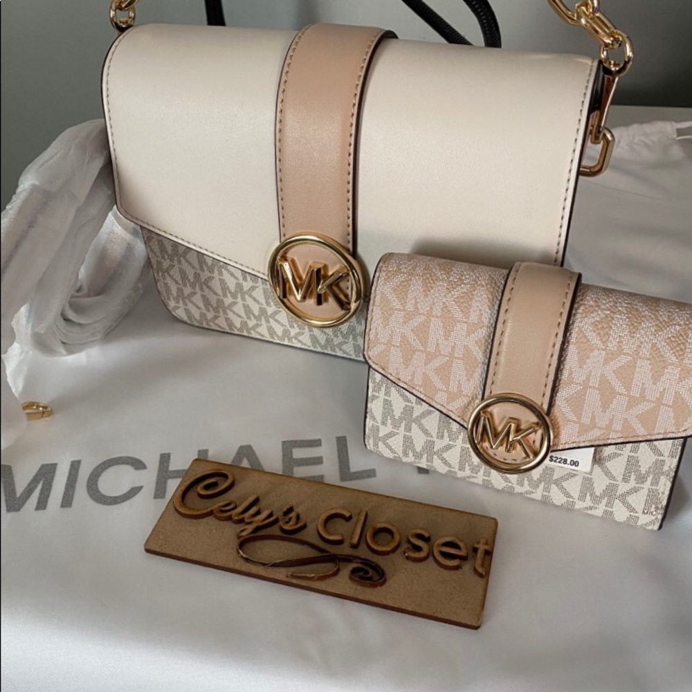 Michael Kors Crossbody Bag With matching wallet